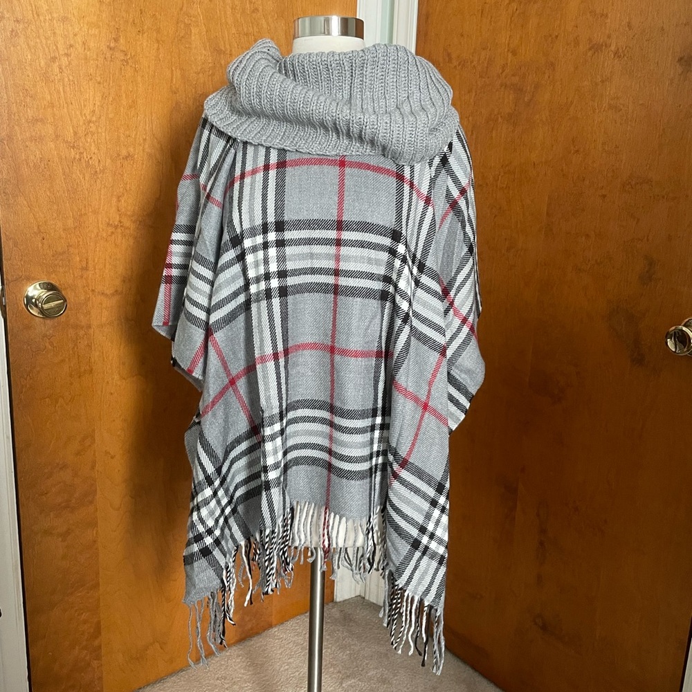 V. Fraas Plaid Gray Red Shawl Tunic length Fringe Knit Cowl Scarf with Buttons